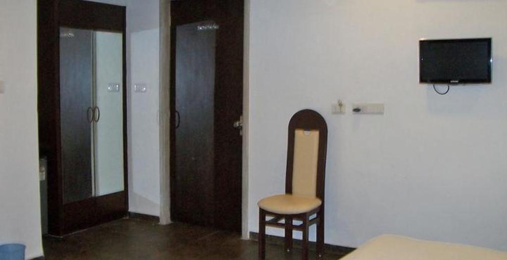 Hotel Palm View Residency Vadodara Exterior foto