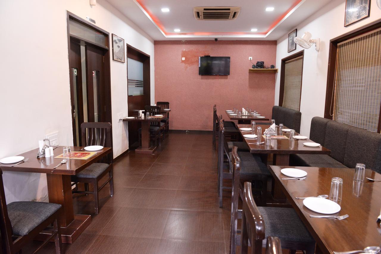 Hotel Palm View Residency Vadodara Exterior foto